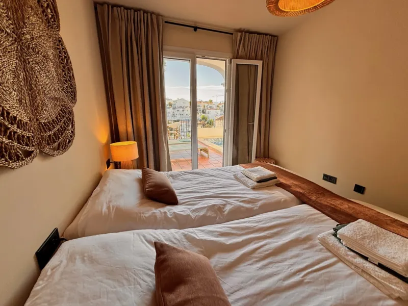 Bedroom 3 with two single beds